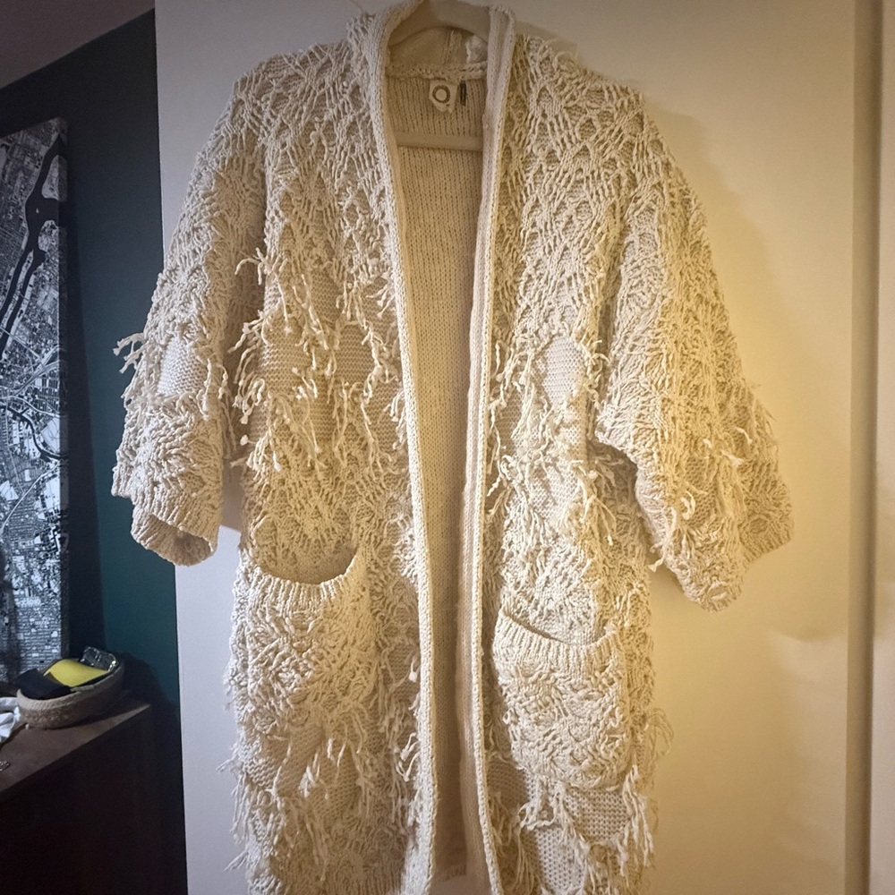 Emi + Kin Cream Knit Pullover - Picture 4 of 5